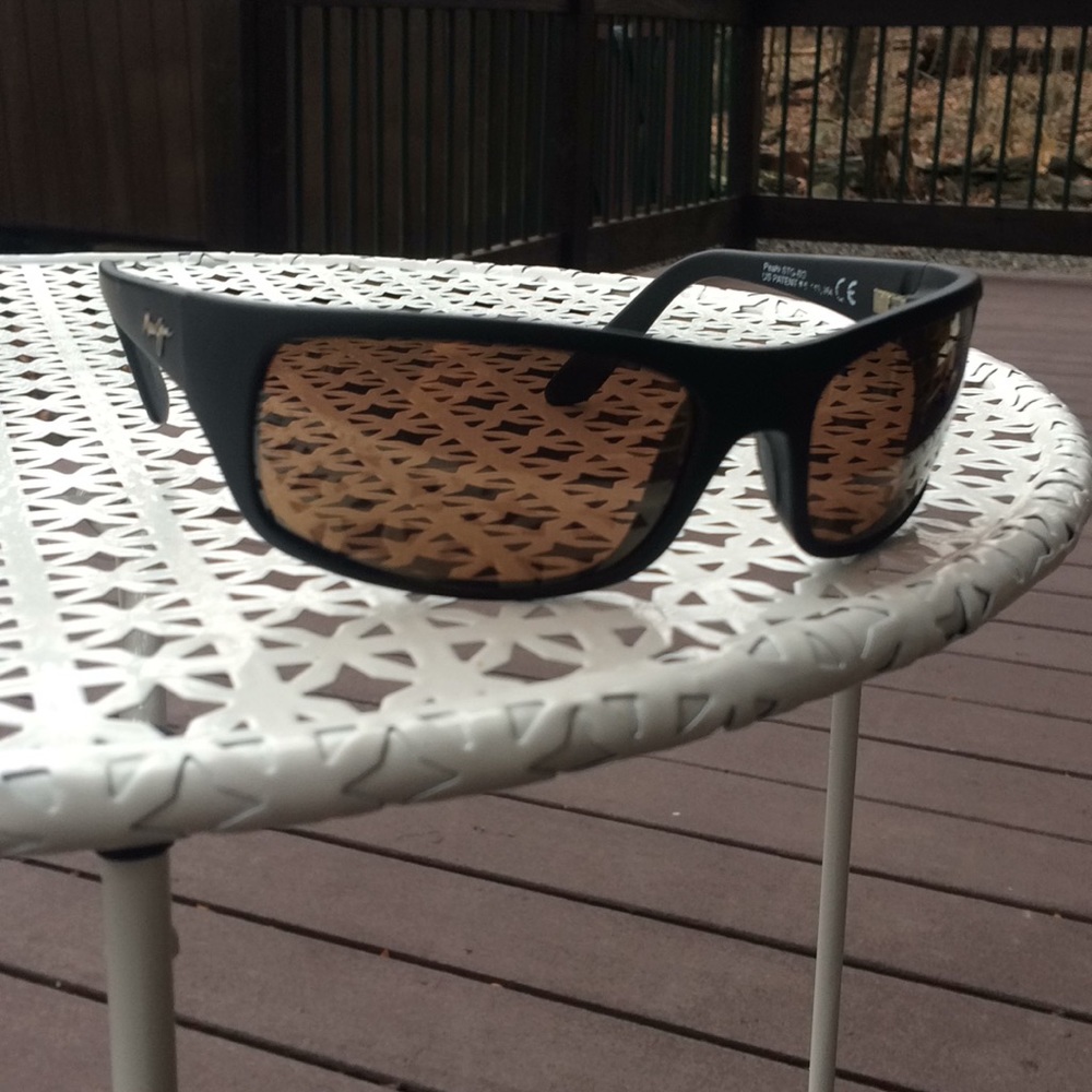 Maui Jim sunglasses. Black . polarized